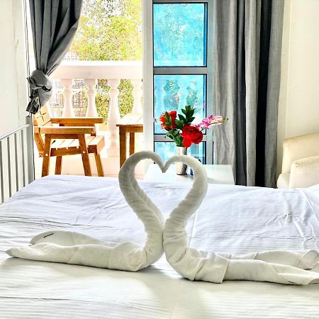 Comfortable Private Rooms In Compound Housing Dubai Exterior foto