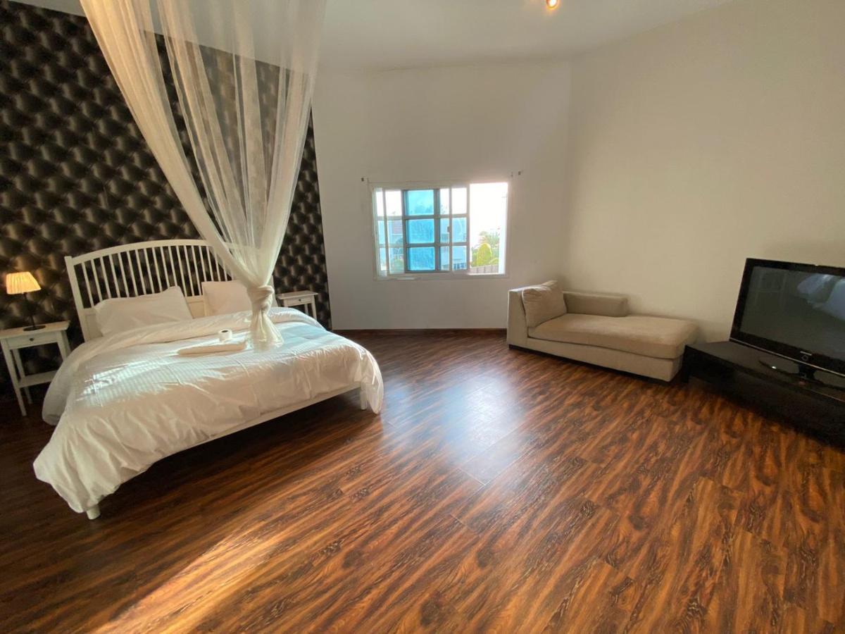 Comfortable Private Rooms In Compound Housing Dubai Exterior foto