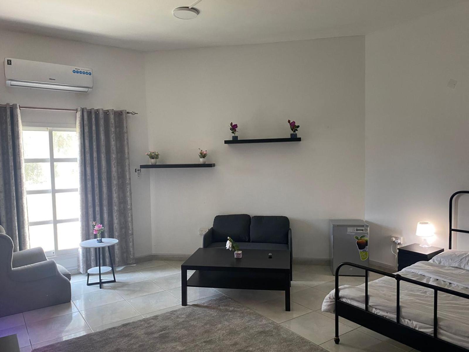 Comfortable Private Rooms In Compound Housing Dubai Exterior foto