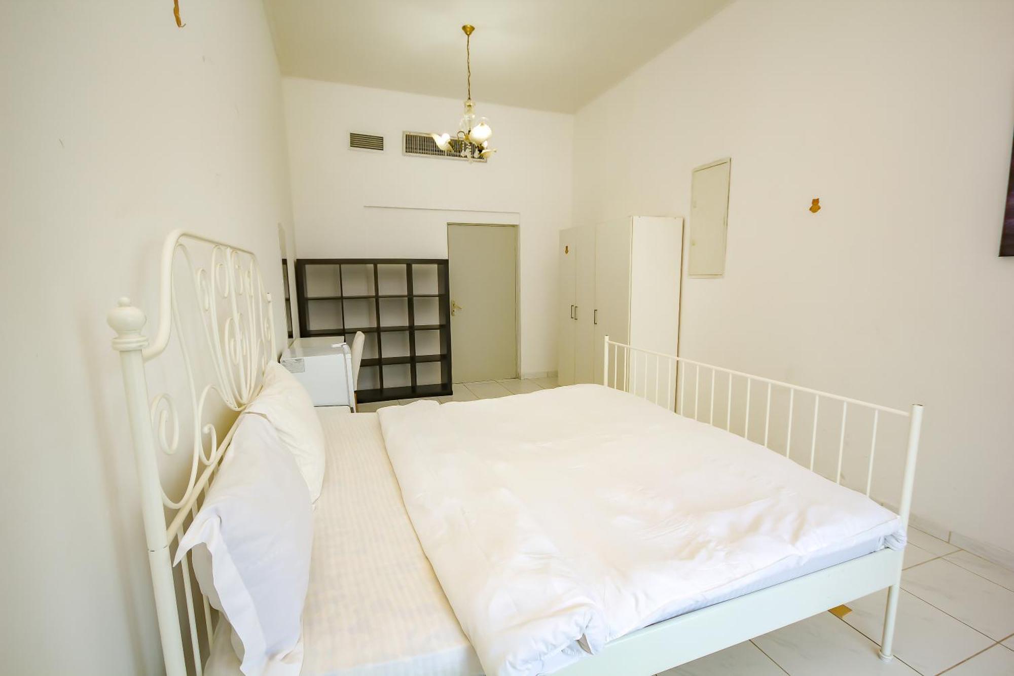 Comfortable Private Rooms In Compound Housing Dubai Exterior foto
